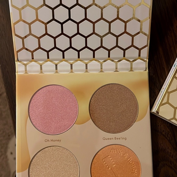 Highlight Palette - Pink, Gold, Cream,‎ Brown - Picture 3 of 3